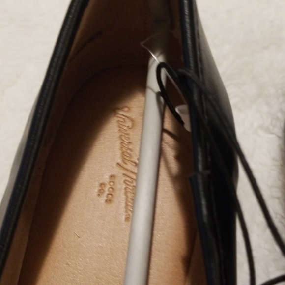 Universal Thread flats - Picture 3 of 8